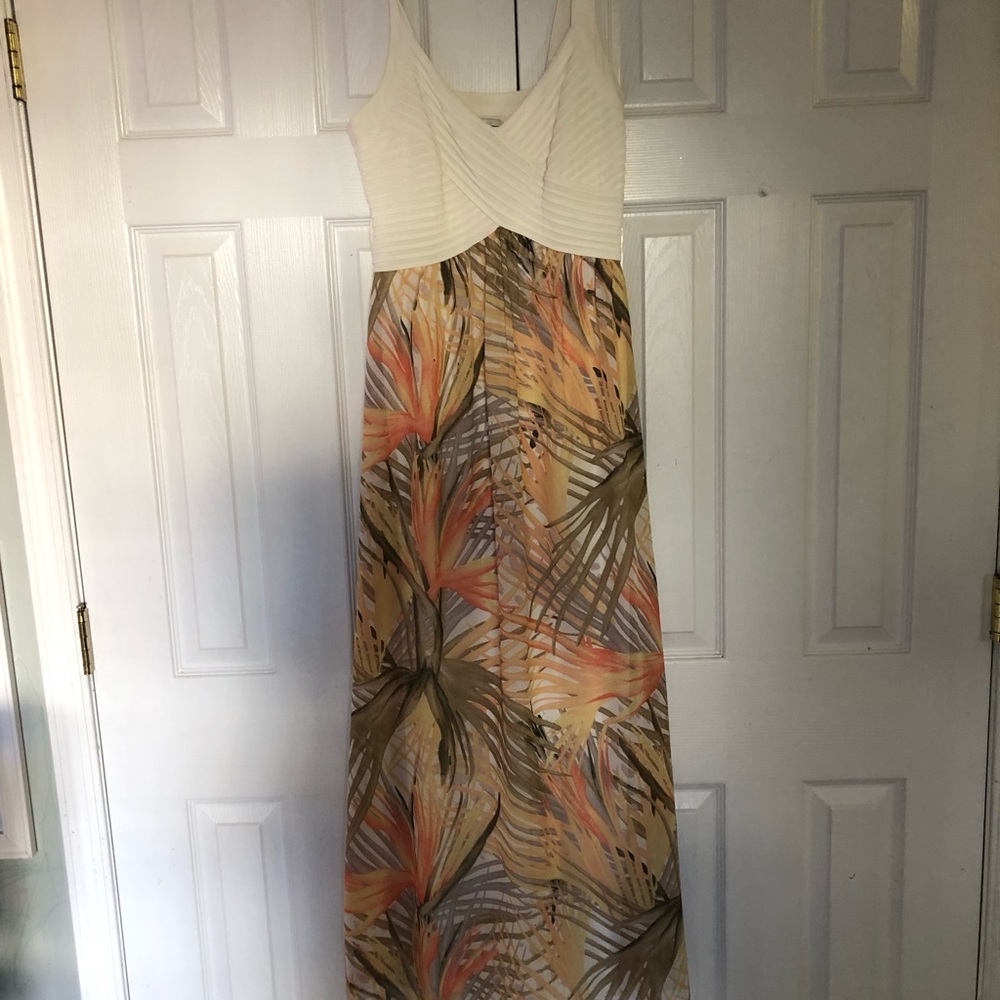 Bethany neverworn beautiful sundress small
